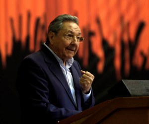 Raúl Castro: Promovamos la mayor democracia, dando el ejemplo desde el Partido